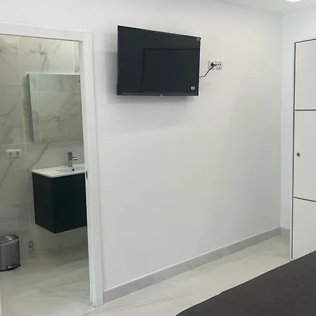 Amir בית הארחה 3*